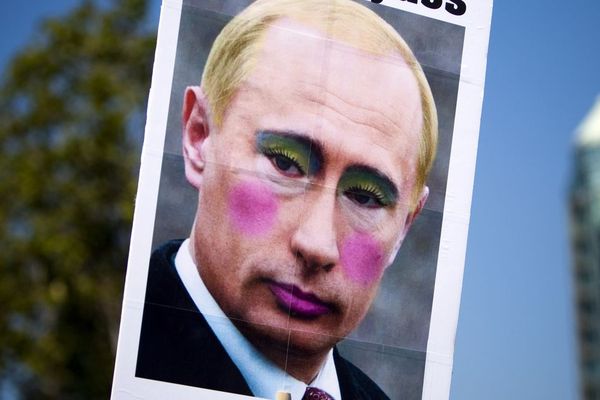 sem13aoub-Z8-Poutine-Effemine-Gay-Pride-